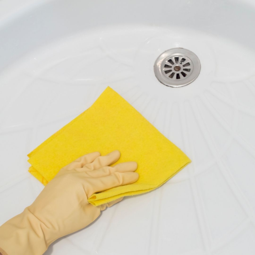 Czyszczenie brodzika przed rozpoczęciem uszczelniania